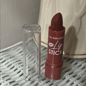 L.A. Colors Matte Lips Beau